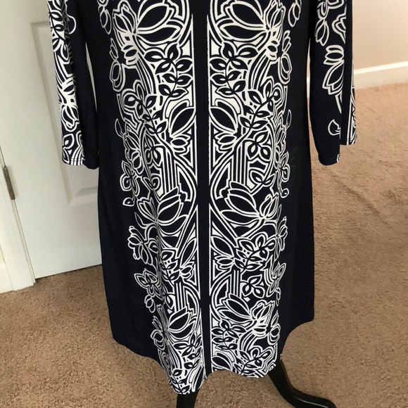 Dress - Picture 6 of 7